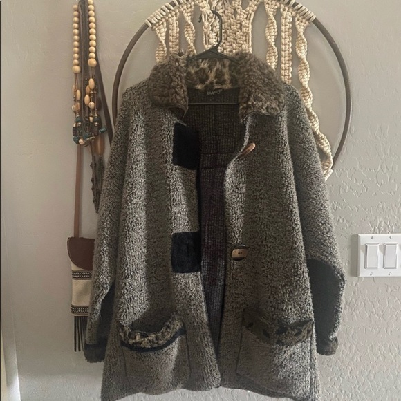lee andersen Jackets & Blazers - Lee Andersen leopard eclectic sweater | large